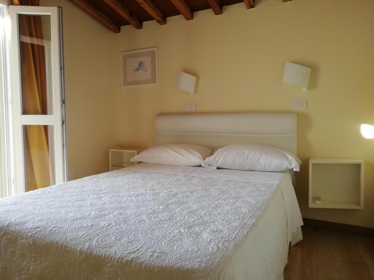Bed&Breakfast La Zagara Querceta Pokój zdjęcie