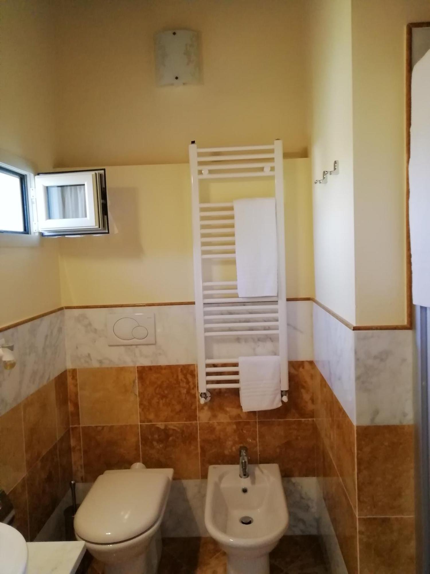 Bed&Breakfast La Zagara Querceta Pokój zdjęcie